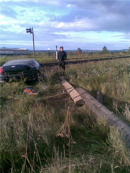 Bentley Continental GT Coupe crash