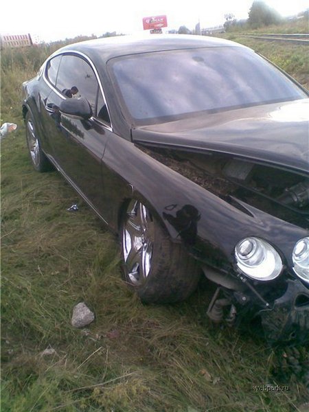 Bentley Continental GT Coupe crash