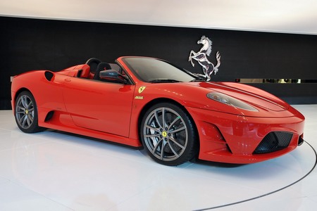 Ferrari Scuderia Spider 16M