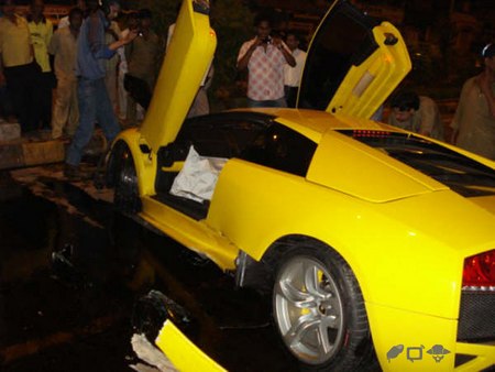 Lamborghini Murcielago LP640 crash