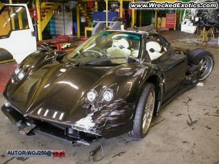 Pagani Zonda F crashed