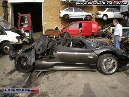 Pagani Zonda F crashed