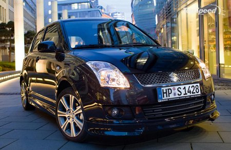 Suzuki Swift Black and White