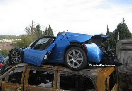 Tesla Roadster Crash