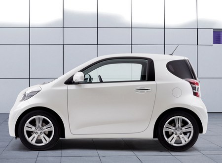 Toyota iQ