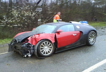 Bugatti Veyron crashed