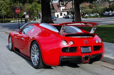 Bugatti Veyron red