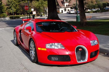 Bugatti Veyron red