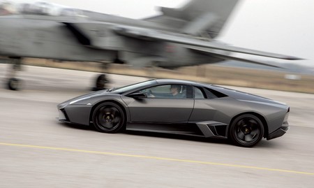 Lamborghini Reventon vs Panavia Tornado